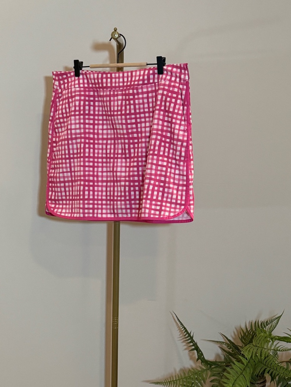 Vineyard Vines Hot Pink and White Performance Skort